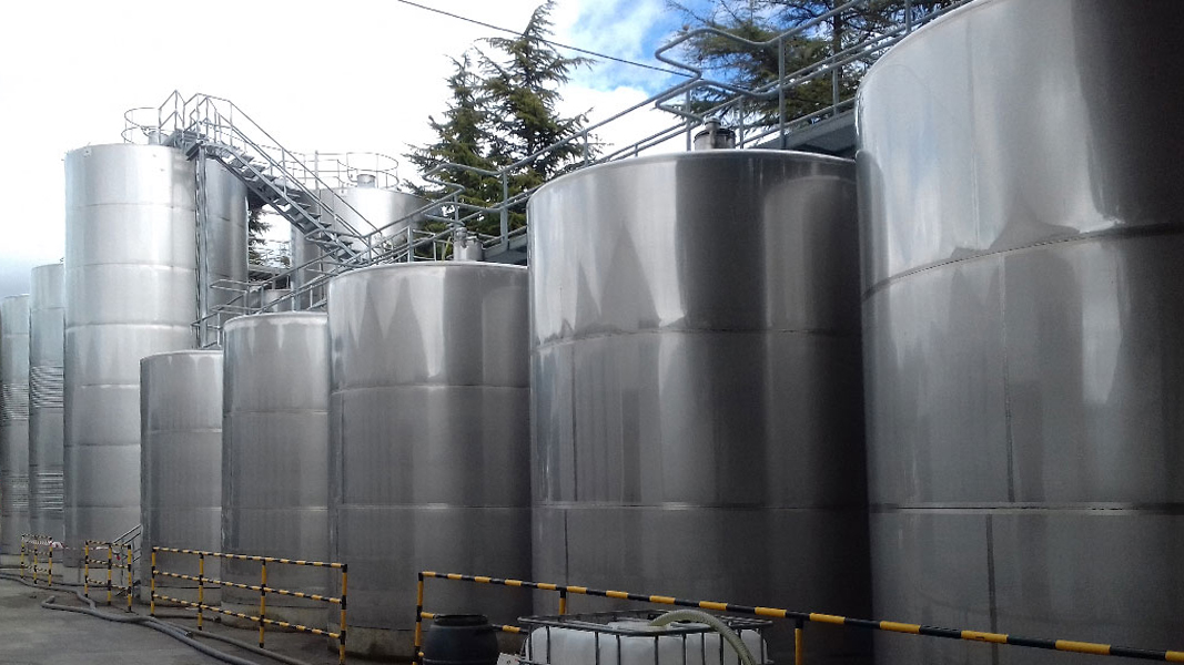 Tratamiento acero vinícolas de Aujor